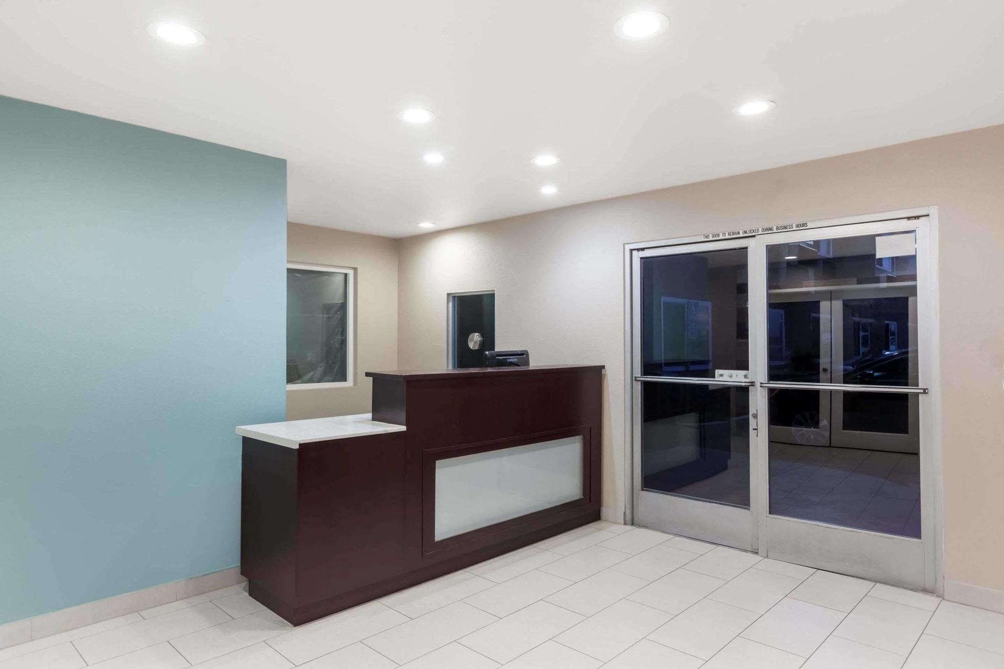 Super 8 By Wyndham San Diego/Imperial Beach Exteriér fotografie