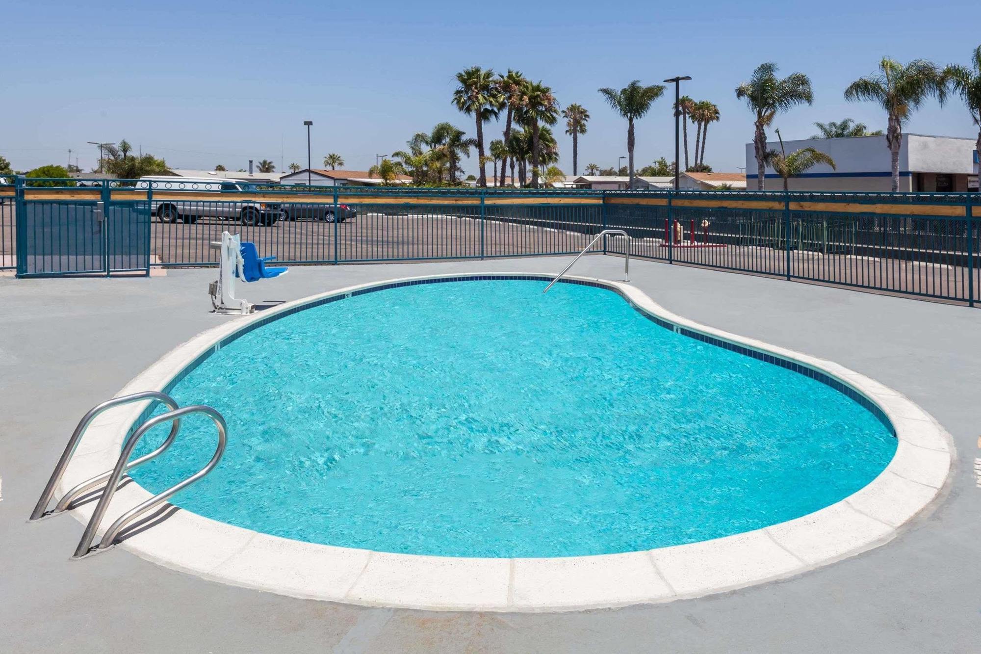 Super 8 By Wyndham San Diego/Imperial Beach Exteriér fotografie