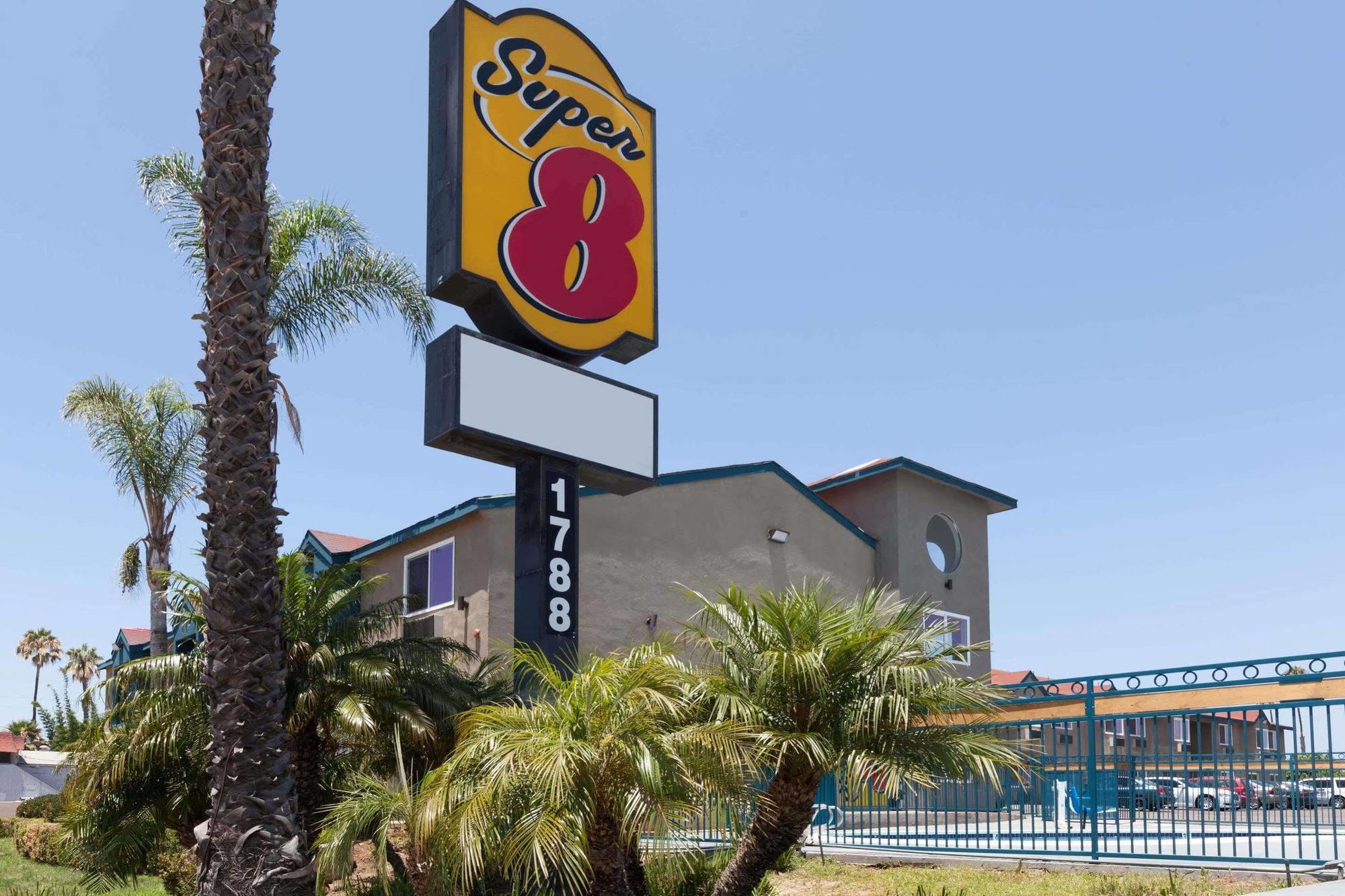 Super 8 By Wyndham San Diego/Imperial Beach Exteriér fotografie